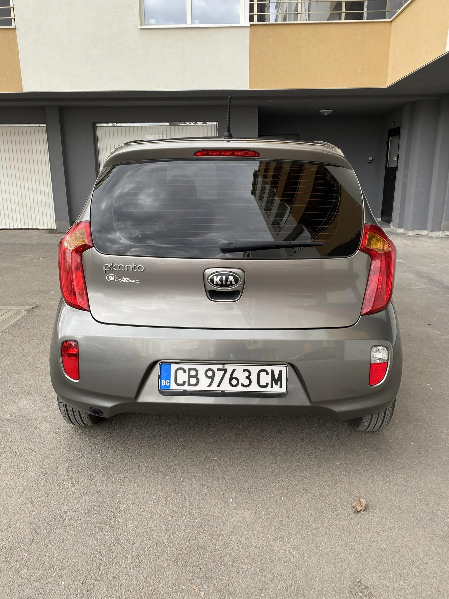 Kia Picanto 1.25i ГАЗ-АВТОМАТИК - изображение 8