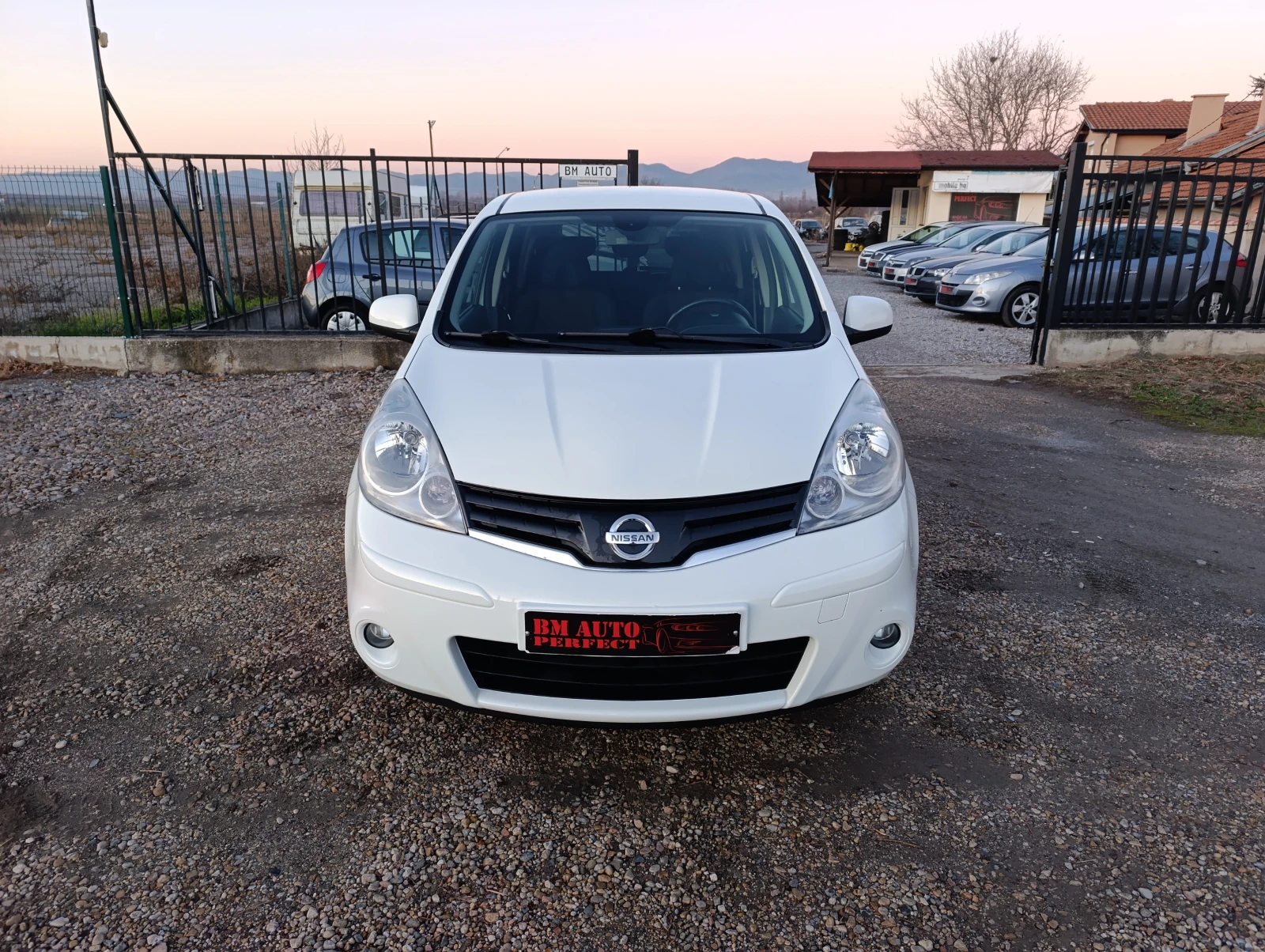 Nissan Note Face 1.6i-16v Бензин - изображение 2