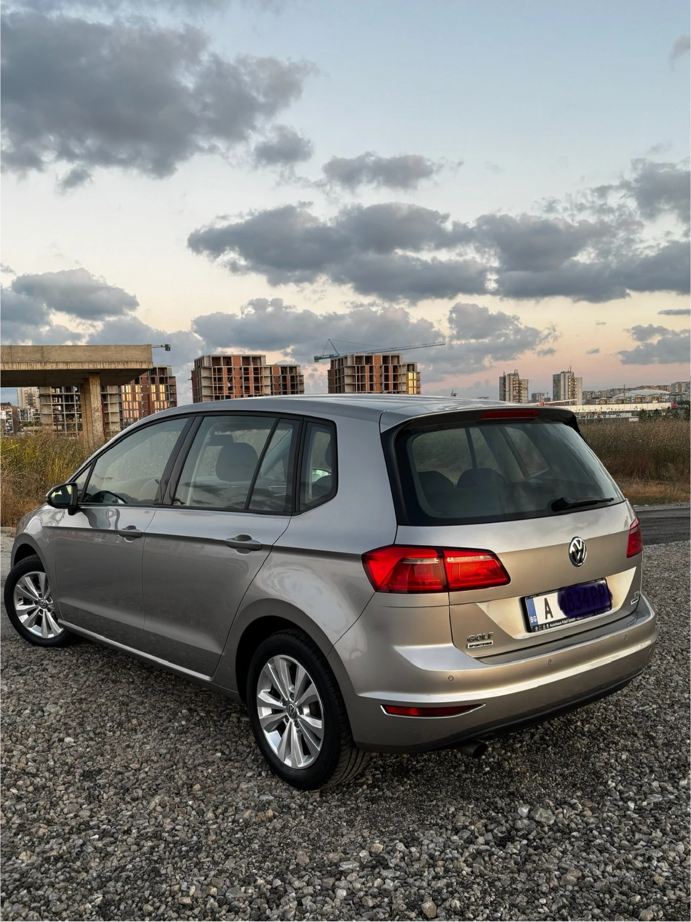 VW Sportsvan 1, 2tsi  - изображение 2