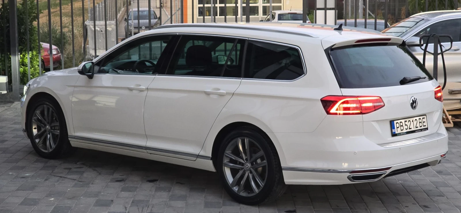 VW Passat FULL LED / DIGITAL / DISTRONIC / HIGHLINE - изображение 7