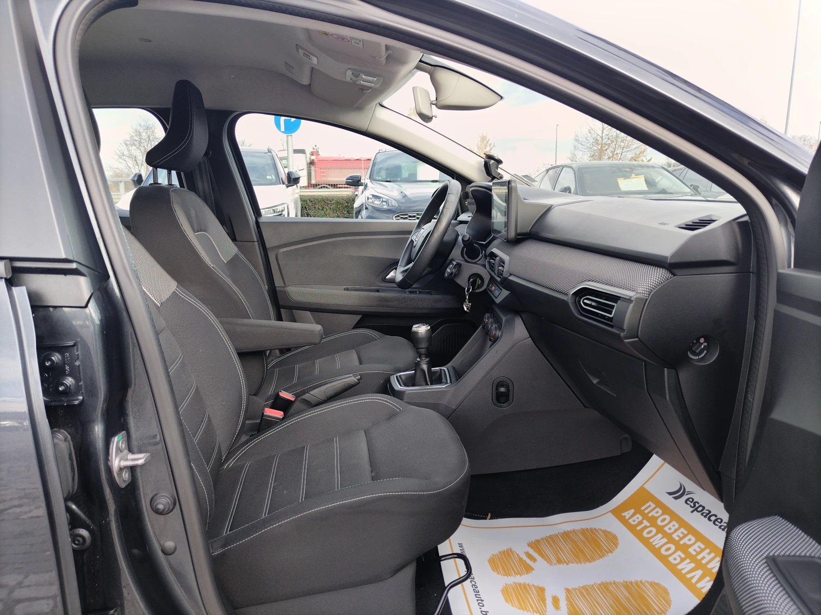 Dacia Logan 1.0TCe 100 к.с. Газ/Бензин/Гаранция 6г. или 150 00, снимка 12 - Автомобили и джипове - 52571325