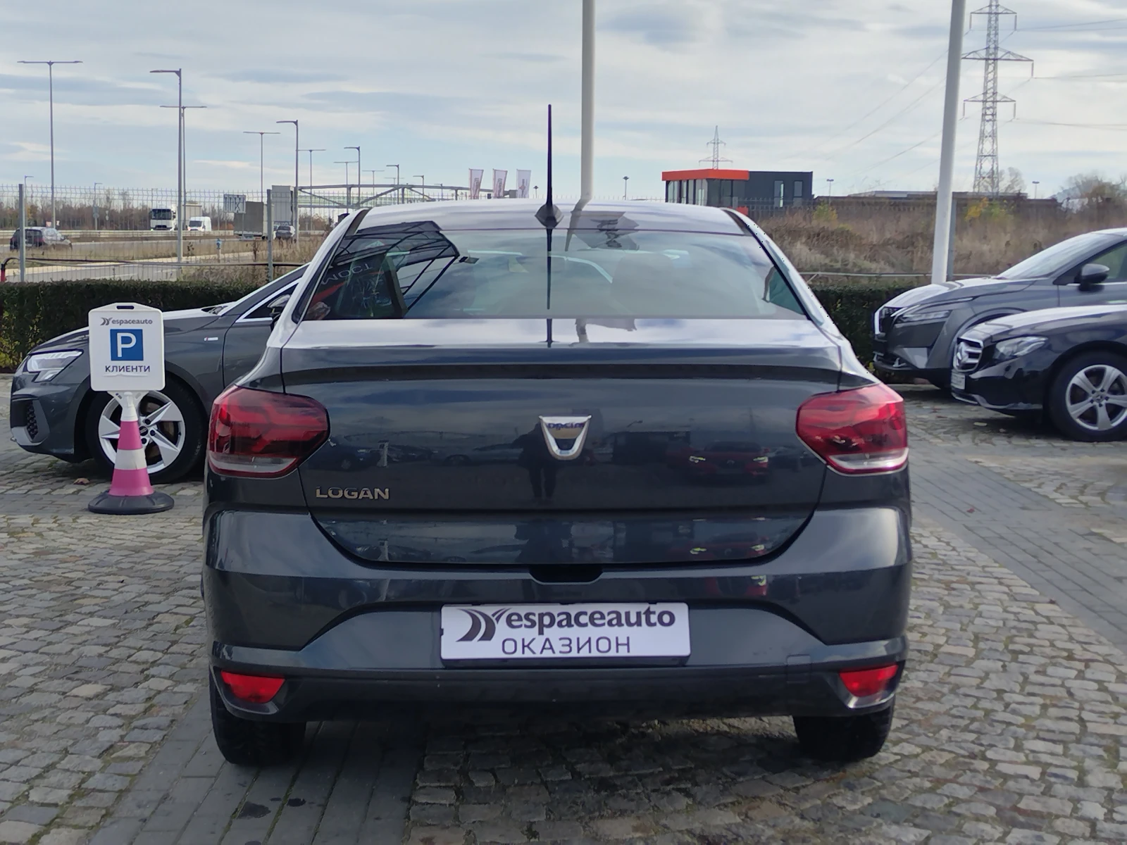 Dacia Logan 1.0TCe 100 к.с. Газ/Бензин/Гаранция 6г. или 150 00, снимка 6 - Автомобили и джипове - 52571325