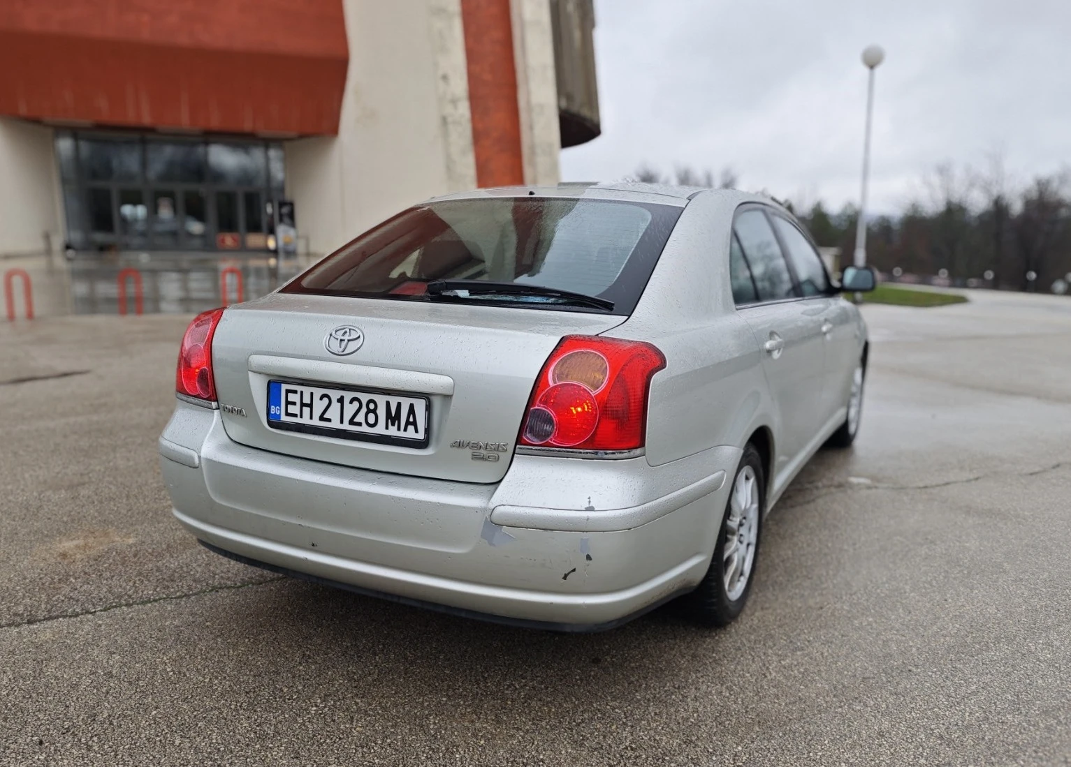 Toyota Avensis 2.0 VVT-i + Газов инжекцион - изображение 4