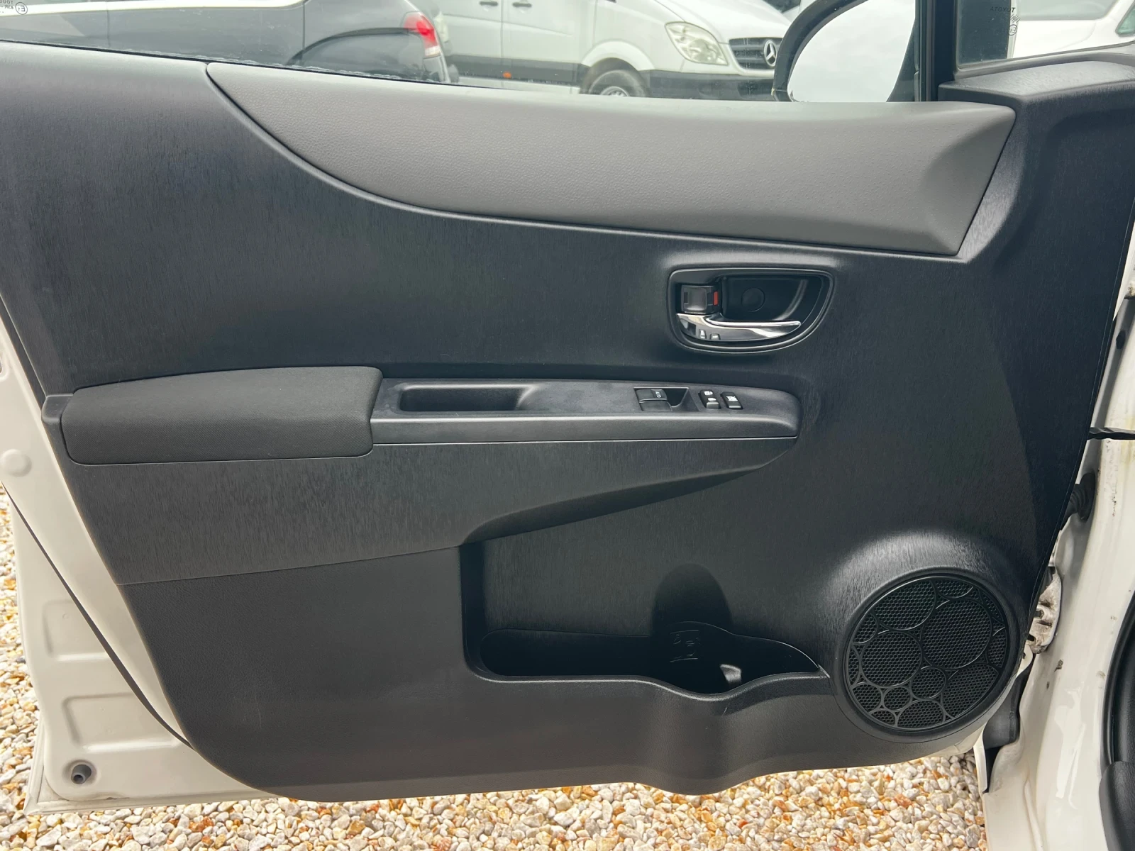 Toyota Yaris 1.4 D4D / euro 5b / navi / camera / start-stop | Mobile.bg � ����������� 12
