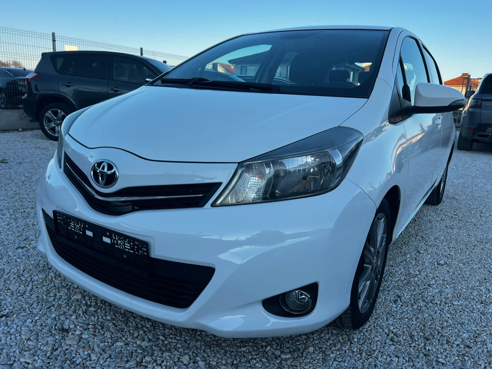 Toyota Yaris 1.4 D4D / euro 5b / navi / camera / start-stop | Mobile.bg � ����������� 1