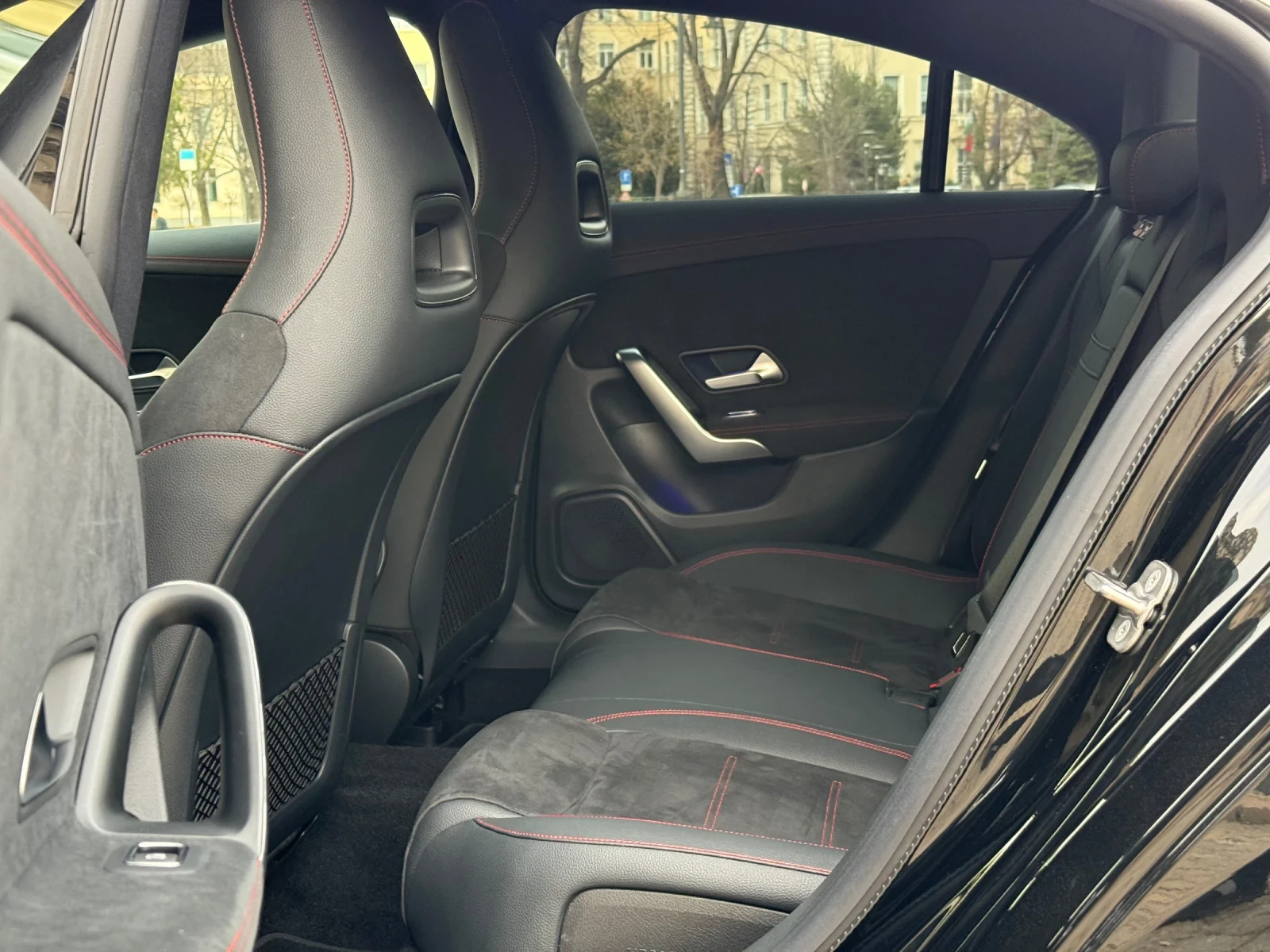 Mercedes-Benz CLA 200 AMG* Kamera* FaceLift* Гаранция-2028г, снимка 15 - Автомобили и джипове - 53712851