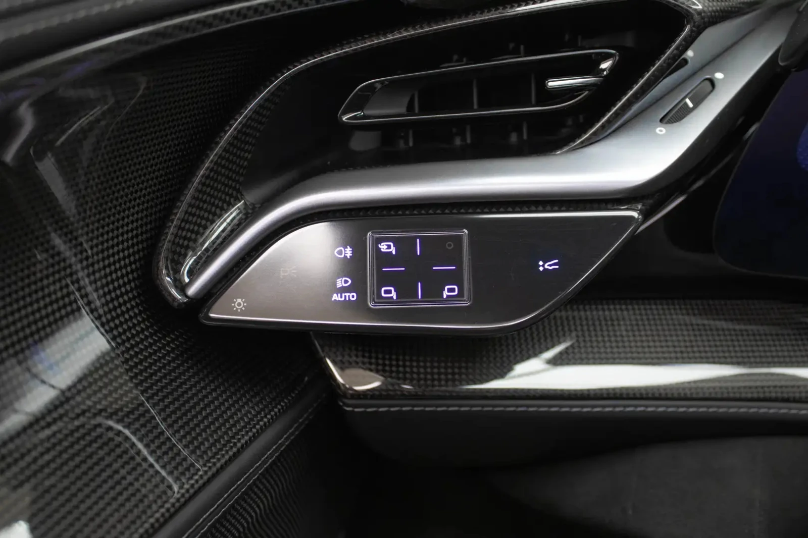 Ferrari SF 90 Spider 4.0 V8 Plug-in Hybrid AWD, снимка 7 - Автомобили и джипове - 53720949