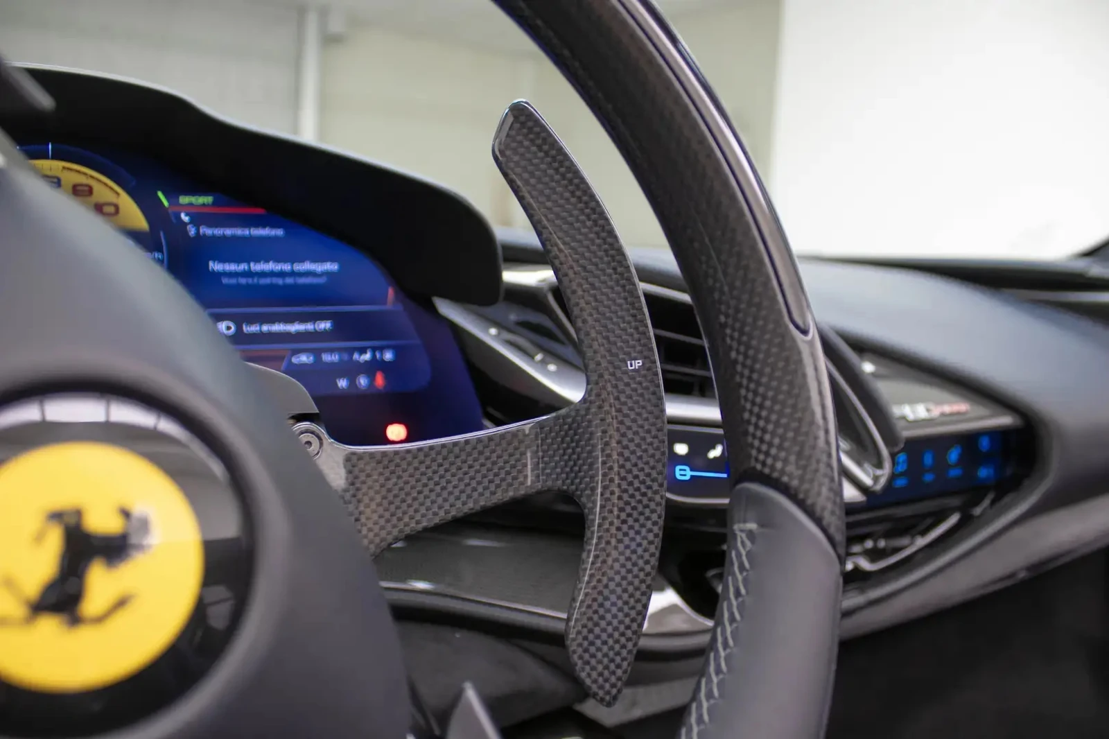 Ferrari SF 90 Spider 4.0 V8 Plug-in Hybrid AWD, снимка 8 - Автомобили и джипове - 53720949