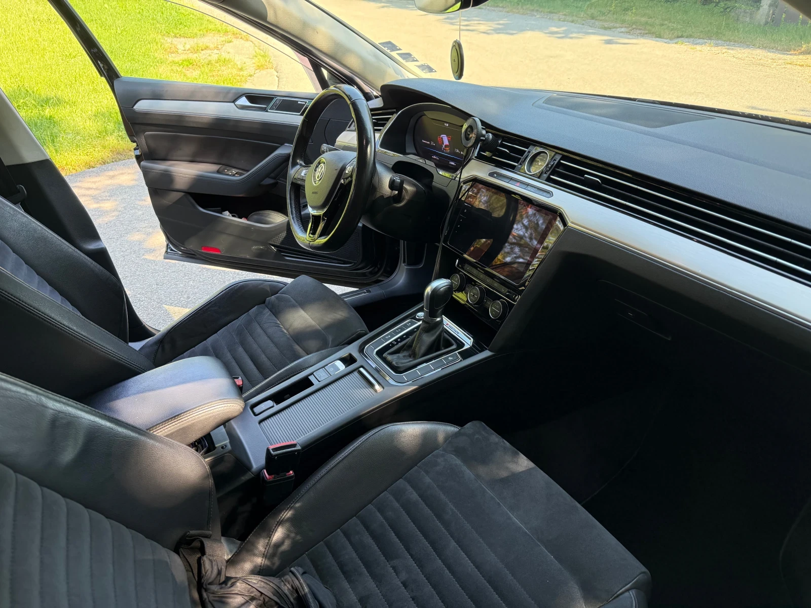 VW Passat B8 2.0 239k.c. MATRIX R-LINE , снимка 4 - Автомобили и джипове - 54491757