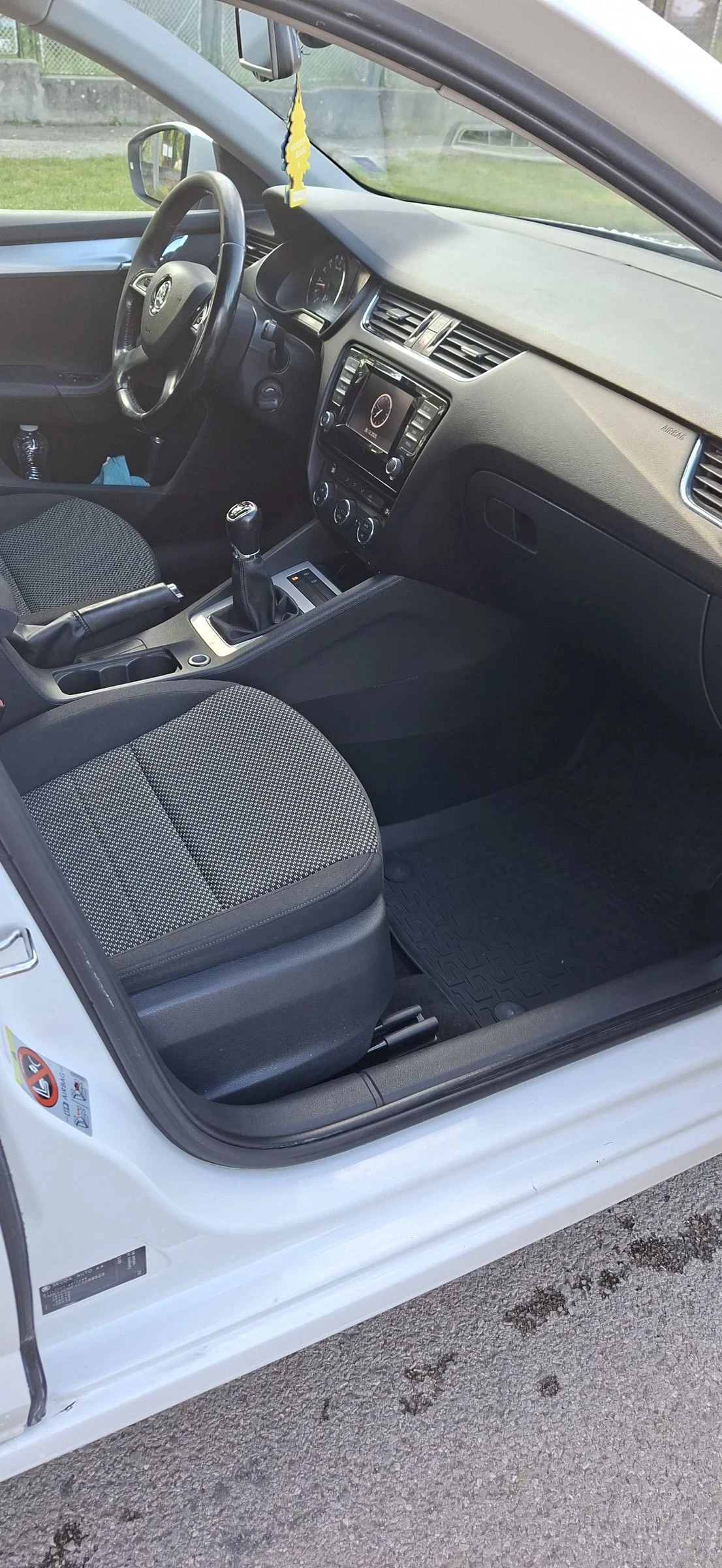 Skoda Octavia 2.0TDI 150к.с 6ск, снимка 11 - Автомобили и джипове - 54400836