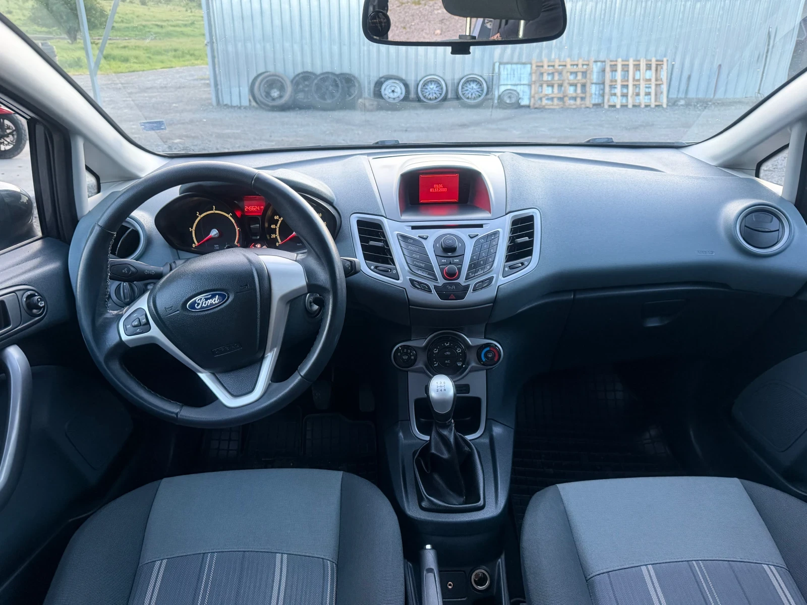 Ford Fiesta 1.6 tdci, снимка 9 - Автомобили и джипове - 54715710