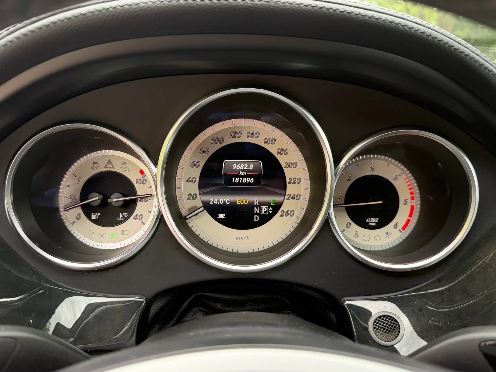 Mercedes-Benz CLS 250 Топ състояние качваш се и караш, снимка 10 - Автомобили и джипове - 55267669