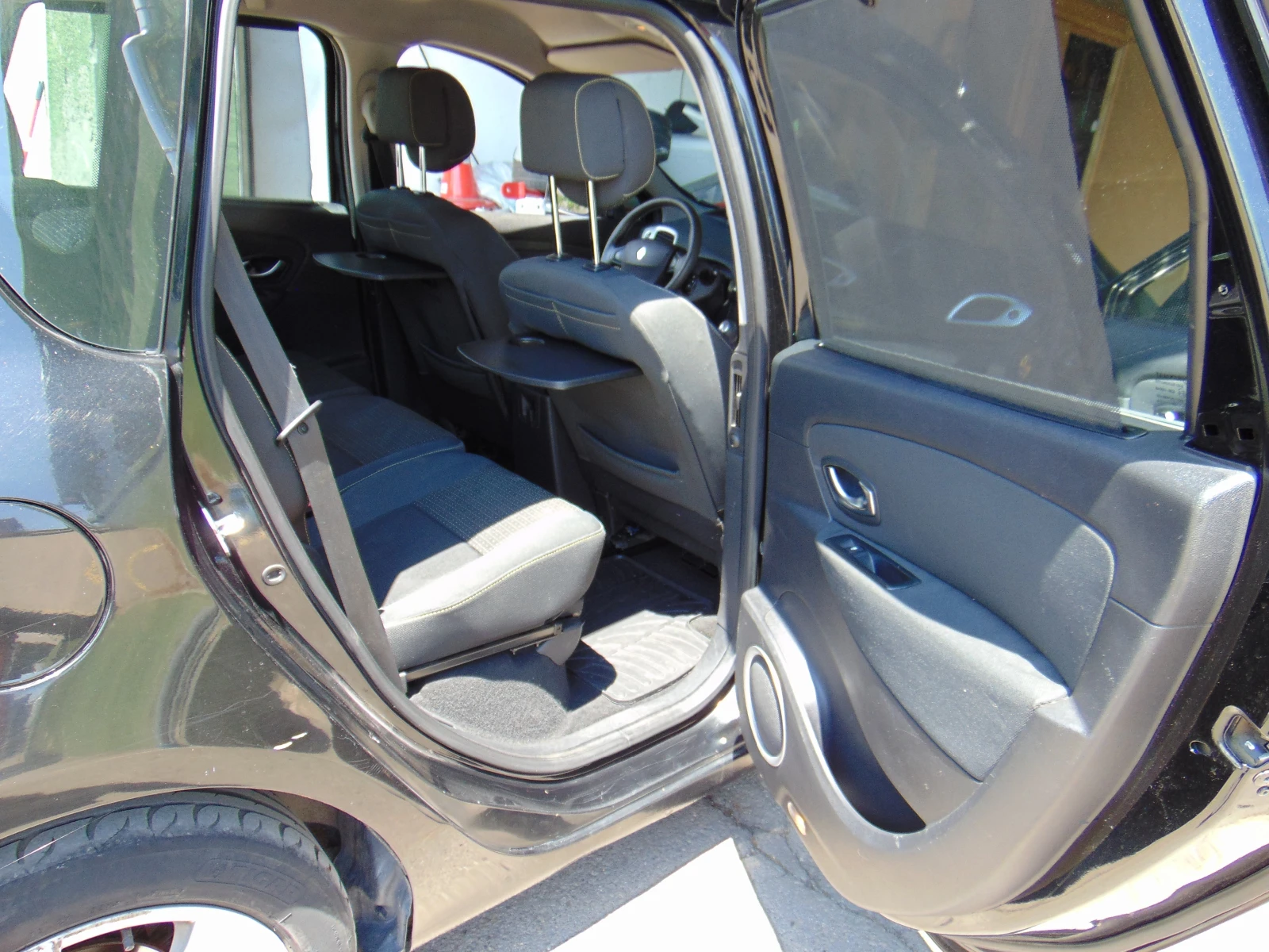Renault Scenic 3, снимка 5 - Автомобили и джипове - 55282570