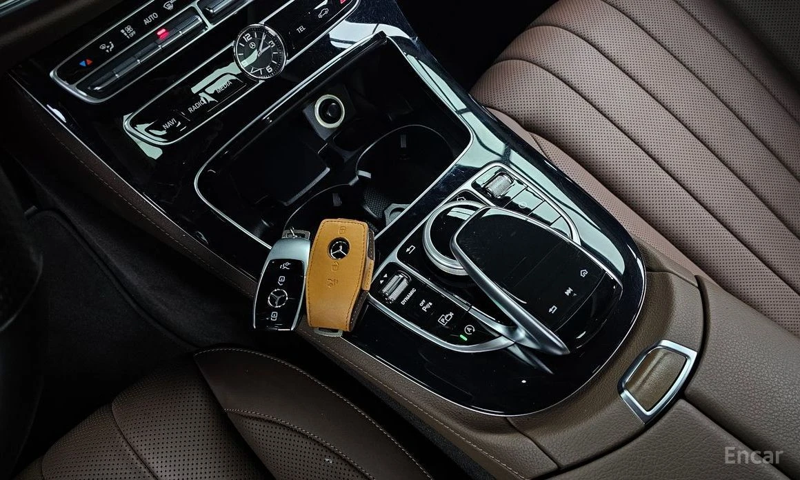 Mercedes-Benz E 300, снимка 9 - Автомобили и джипове - 55554360