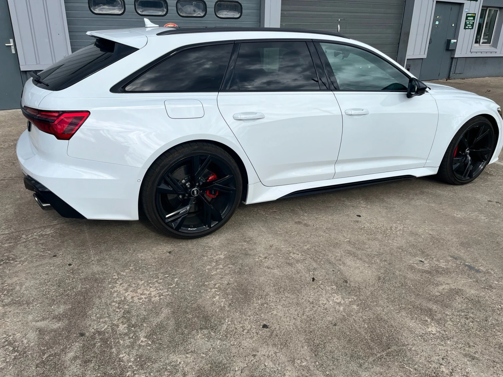 Audi Rs6 Ceramic HUD 360 22  Pano Alcantara, снимка 7 - Автомобили и джипове - 55704415