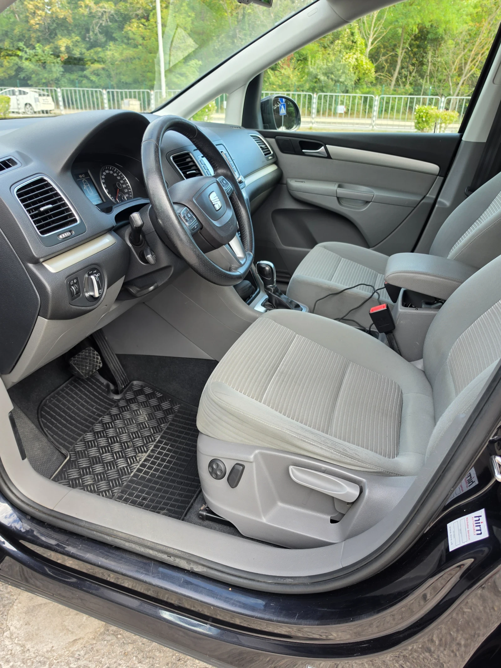Seat Alhambra, снимка 9 - Автомобили и джипове - 55976171