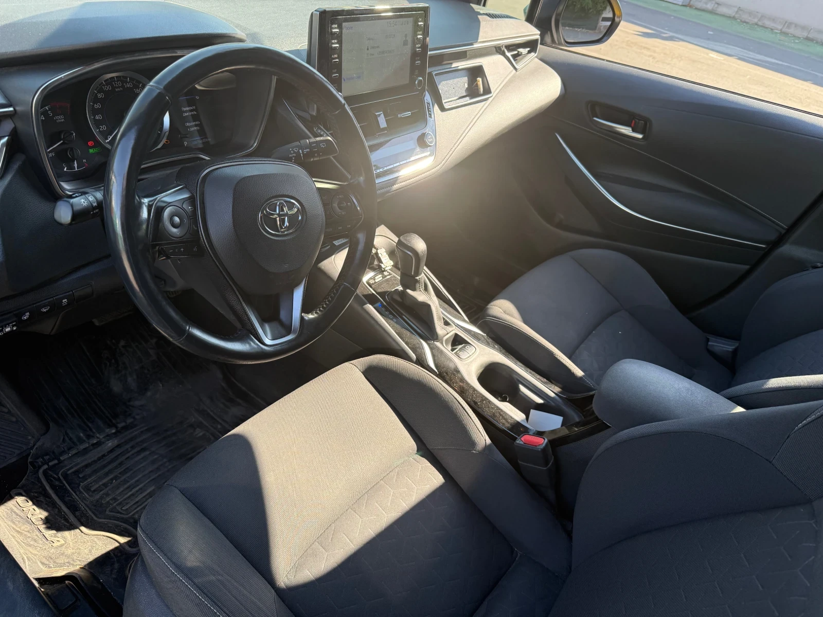 Toyota Corolla 1.8 хибрид с газова уредба, снимка 9 - Автомобили и джипове - 56130744
