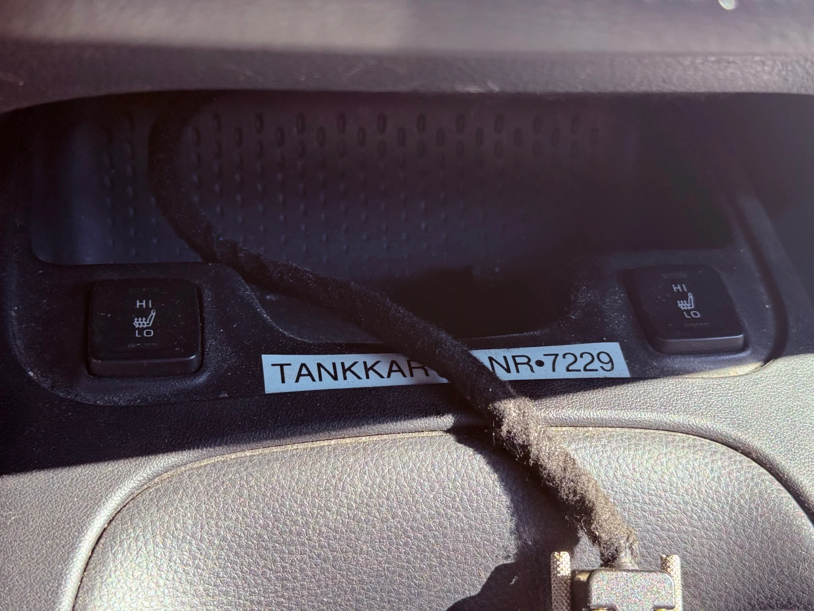 Toyota Corolla 1.8 хибрид с газова уредба, снимка 12 - Автомобили и джипове - 56130744