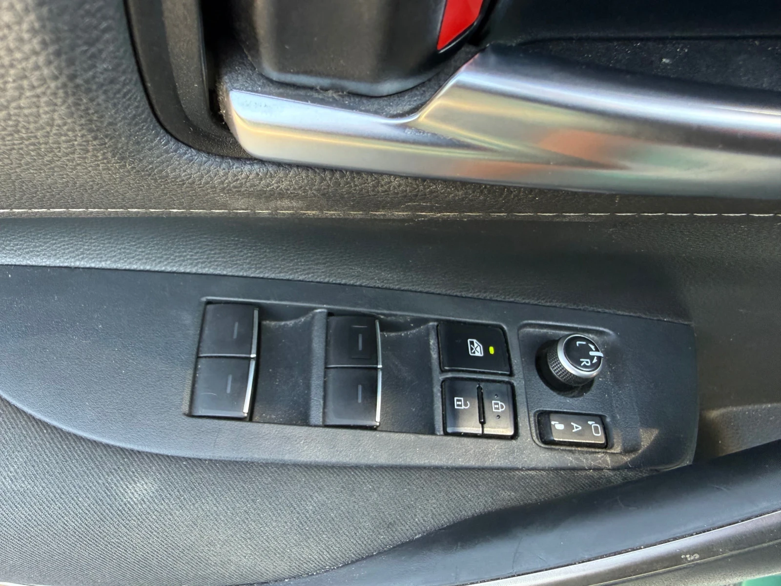 Toyota Corolla 1.8 хибрид с газова уредба, снимка 7 - Автомобили и джипове - 56130744