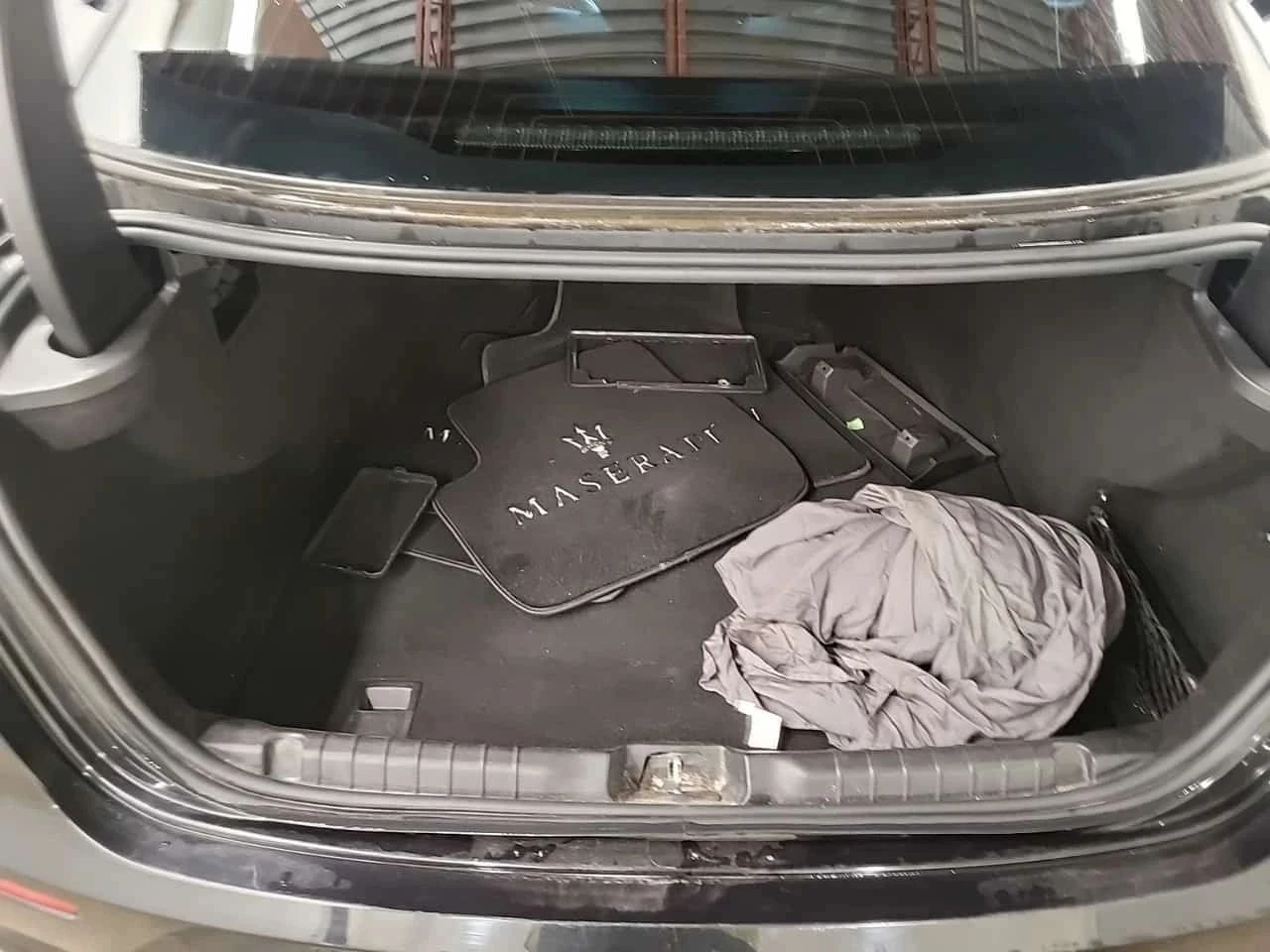 Maserati Ghibli, снимка 15 - Автомобили и джипове - 56690383