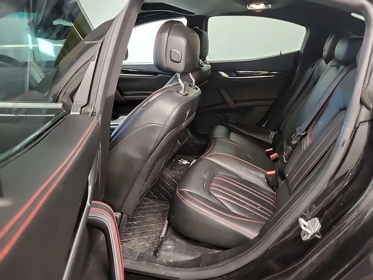Maserati Ghibli, снимка 13 - Автомобили и джипове - 56690383