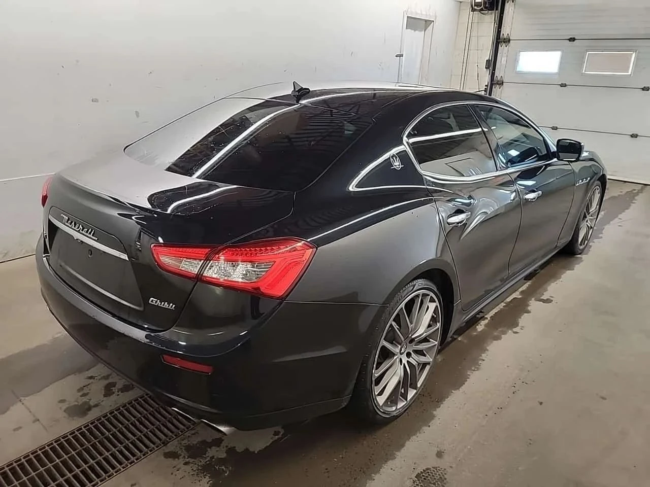 Maserati Ghibli, снимка 3 - Автомобили и джипове - 56690383