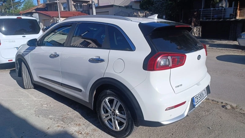 Kia Niro 1.6, снимка 8 - Автомобили и джипове - 46022741