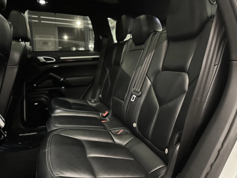 Porsche Cayenne Подгрев* Обдух* Keyless* Bose* Лизинг, снимка 16 - Автомобили и джипове - 50798410