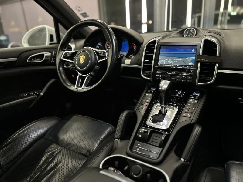 Porsche Cayenne Подгрев* Обдух* Keyless* Bose* Лизинг, снимка 17 - Автомобили и джипове - 50798410