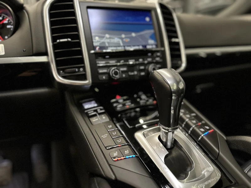 Porsche Cayenne Подгрев* Обдух* Keyless* Bose* Лизинг, снимка 10 - Автомобили и джипове - 50798410