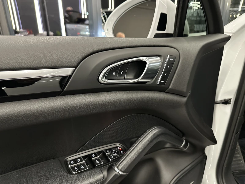 Porsche Cayenne Подгрев* Обдух* Keyless* Bose* Лизинг, снимка 13 - Автомобили и джипове - 50798410