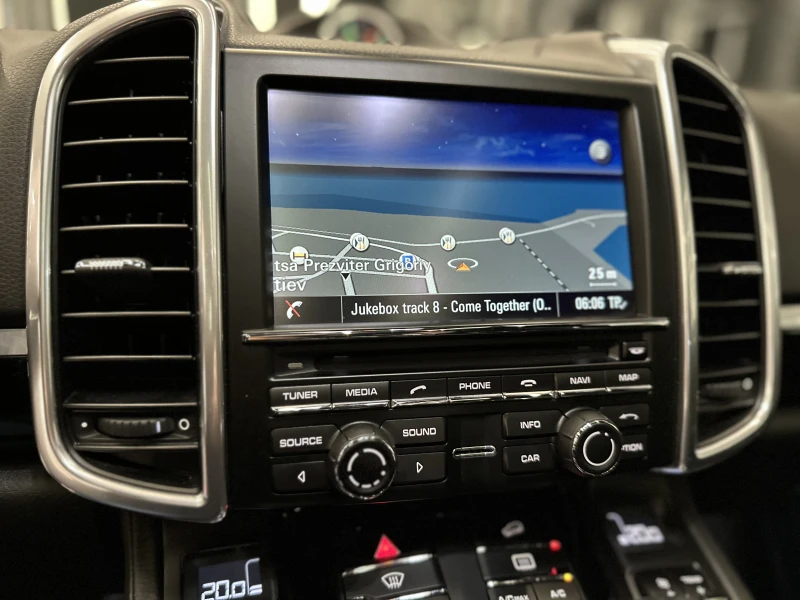Porsche Cayenne Подгрев* Обдух* Keyless* Bose* Лизинг, снимка 11 - Автомобили и джипове - 50798410