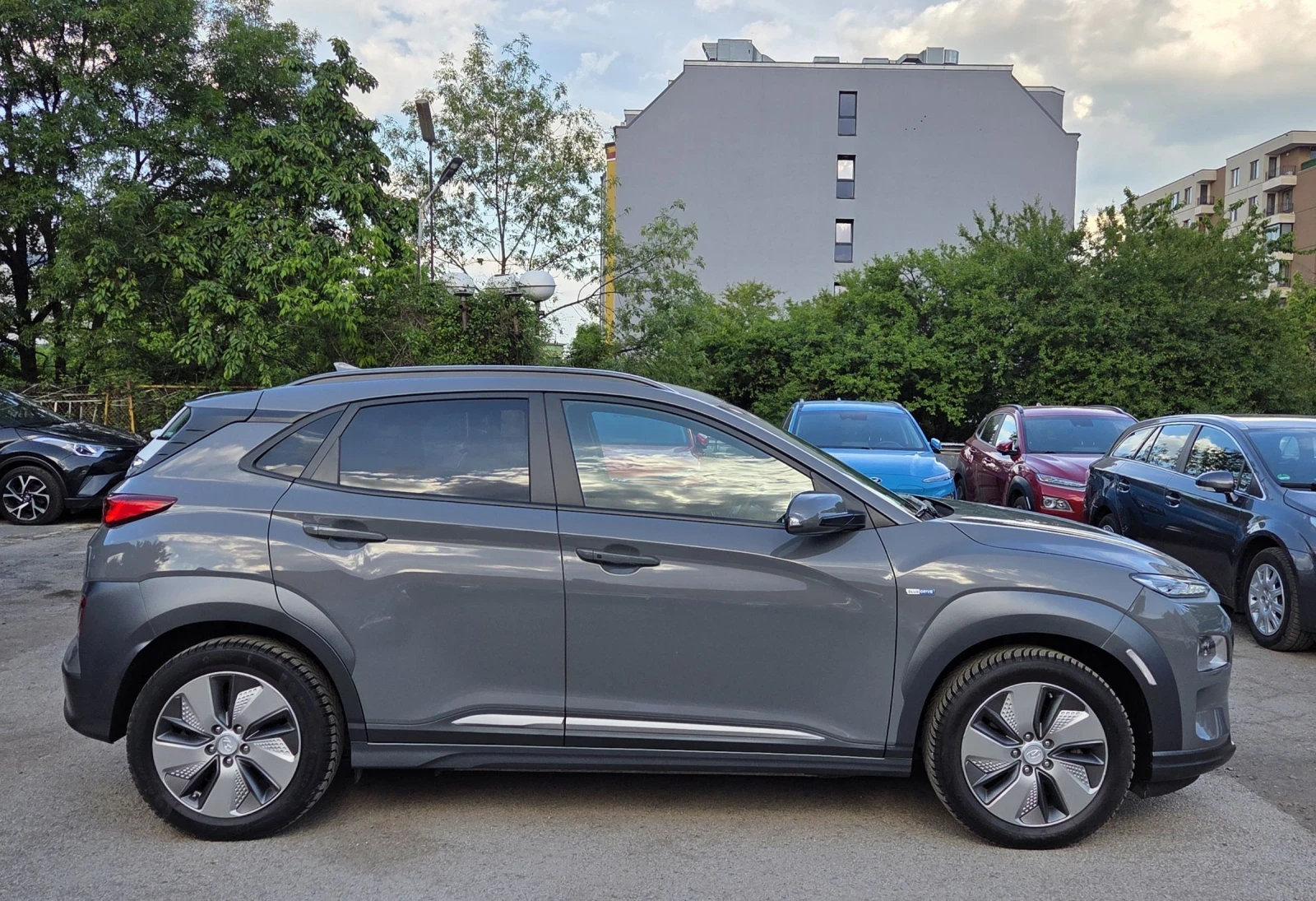Hyundai Kona 64KWh/ЗАВЕРЕНА СЕРВИЗНА КНИЖКА/SOH100% - изображение 2