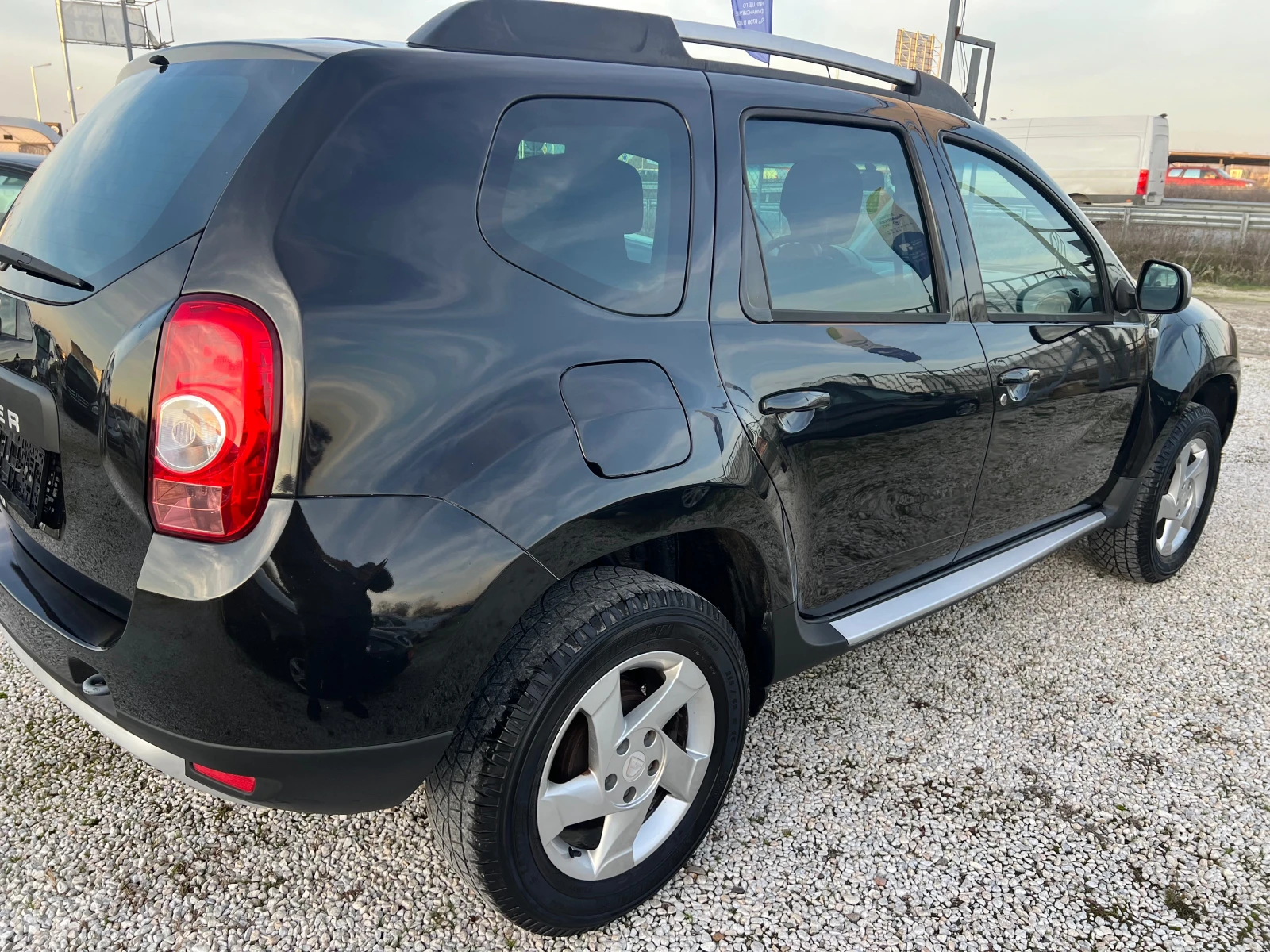 Dacia Duster 1.6i - изображение 5