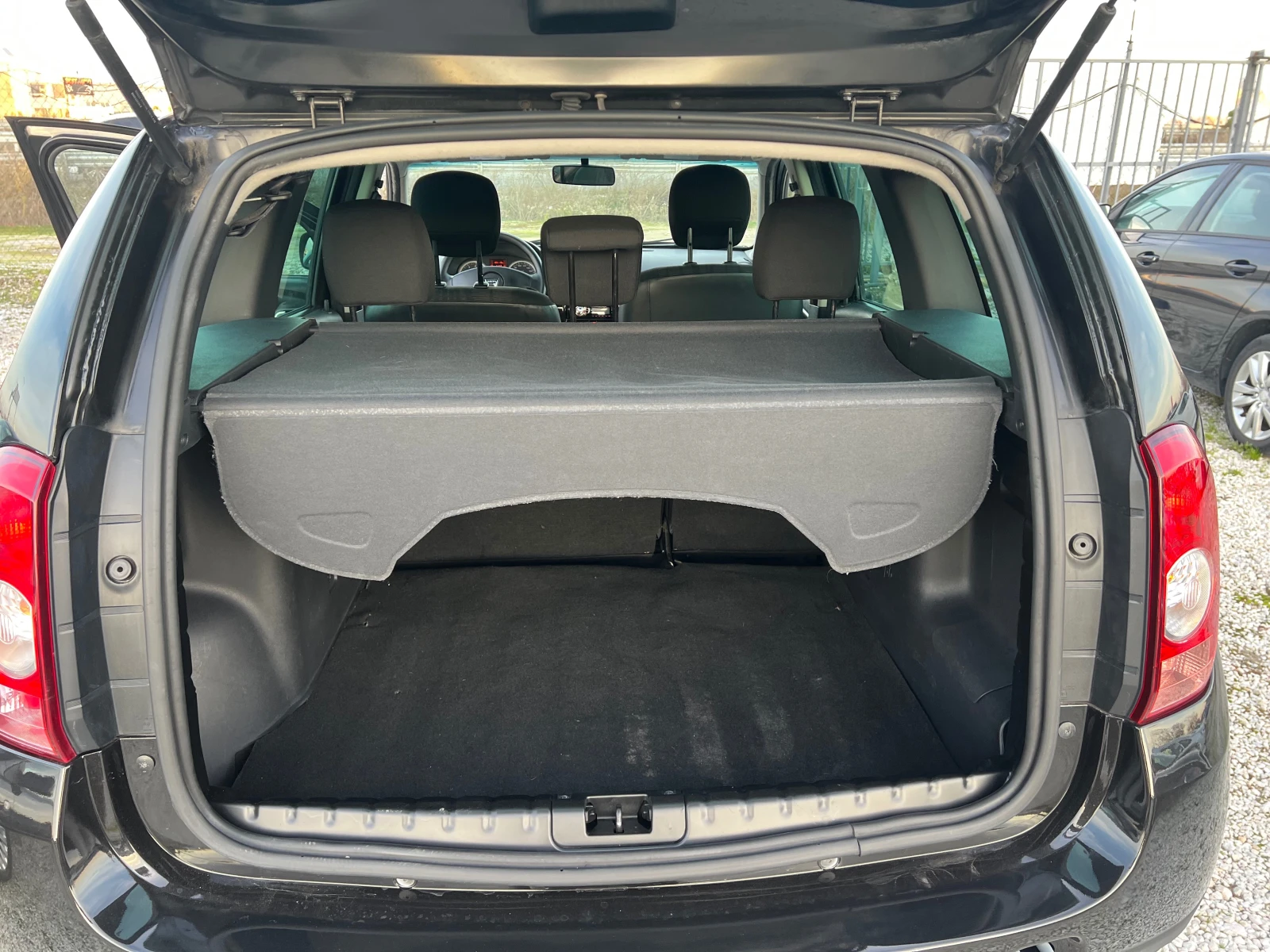 Dacia Duster 1.6i | Mobile.bg � ����������� 11