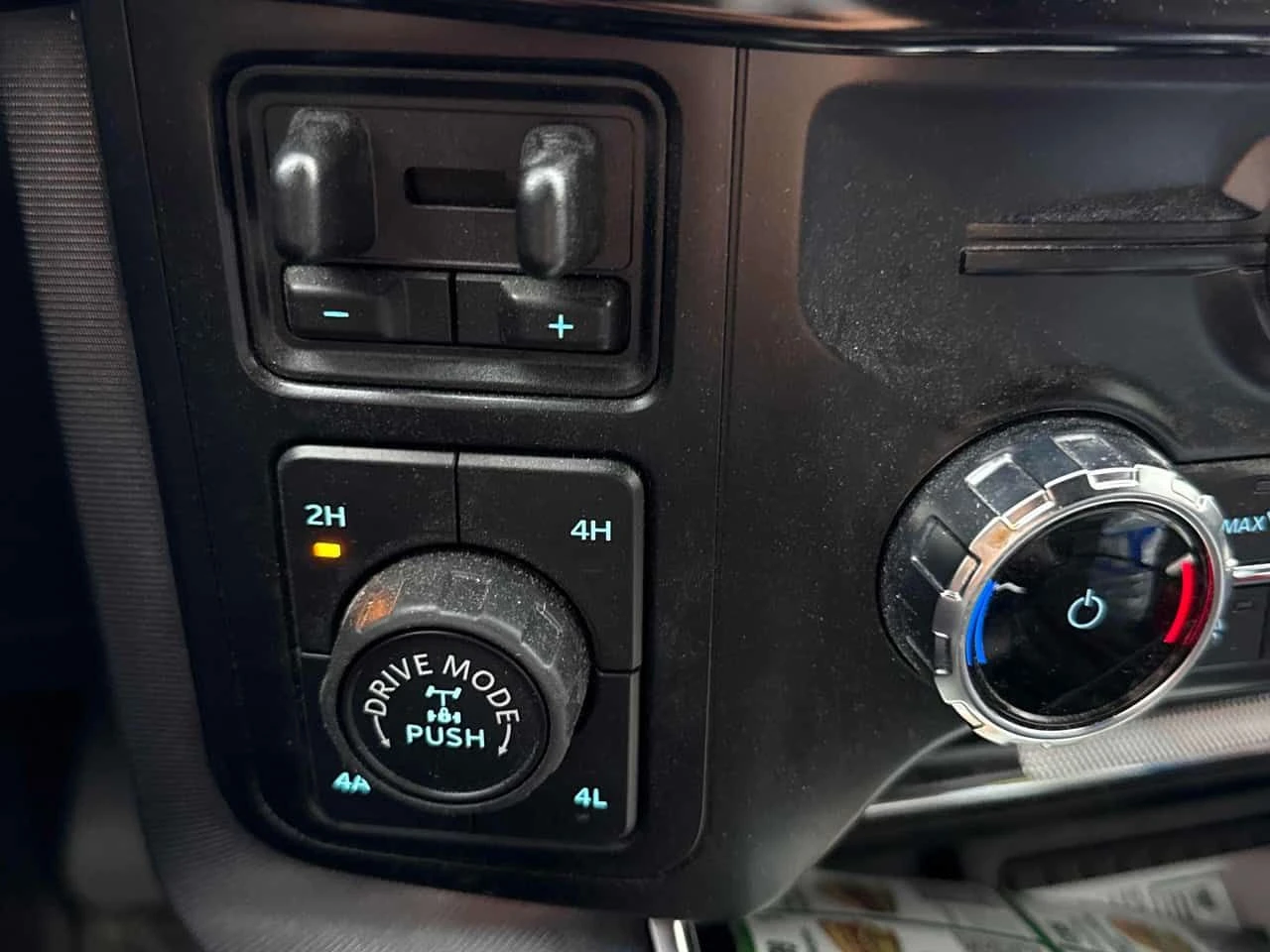 Ford F150 * Raptor * CARFAX * ОПЦИЯ ЗА ФИНАНСИРАНЕ, снимка 12 - Автомобили и джипове - 54963478