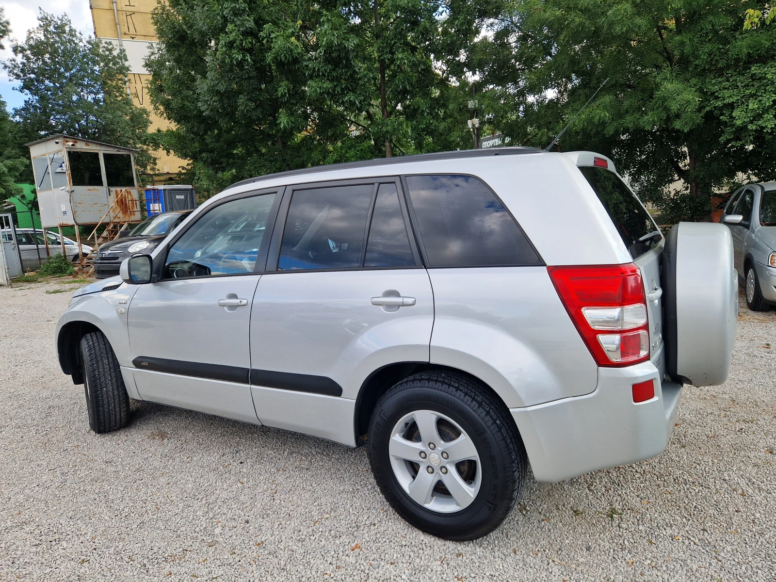 Suzuki Grand vitara 1, 9DDIS, снимка 8 - Автомобили и джипове - 55286197