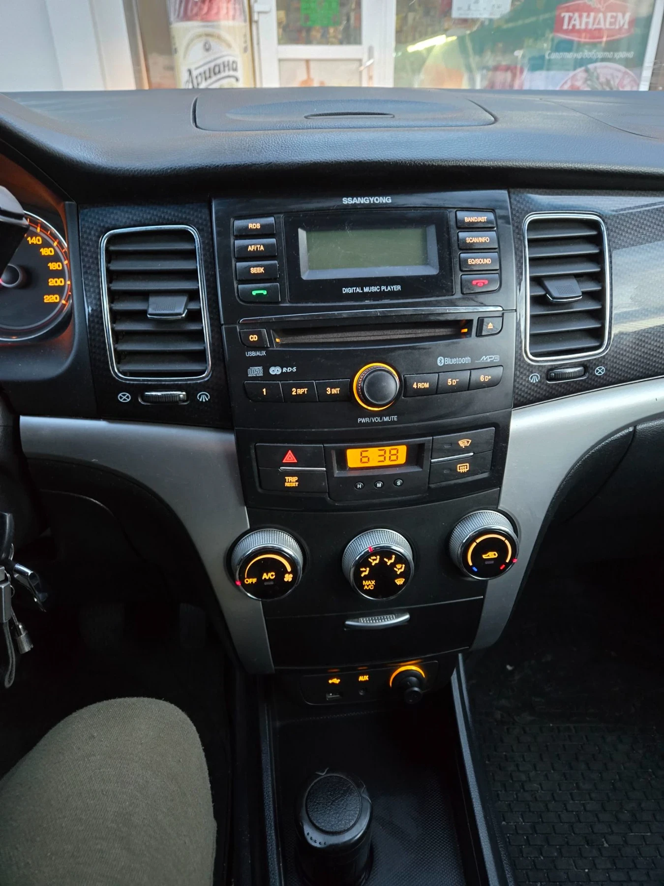 SsangYong Korando, снимка 8 - Автомобили и джипове - 56456153