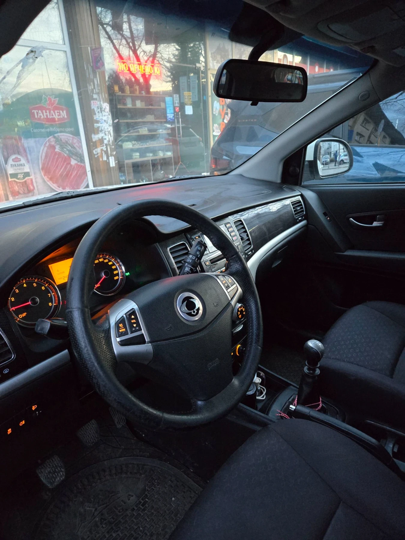 SsangYong Korando, снимка 10 - Автомобили и джипове - 56456153