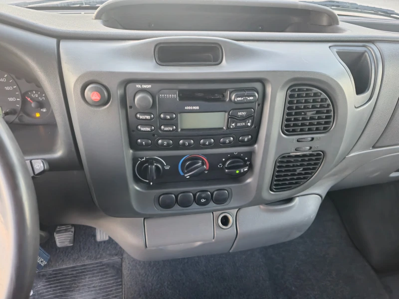 Ford Transit 140k.c.* Климатик* Топ състояние, снимка 12 - Бусове и автобуси - 50087015