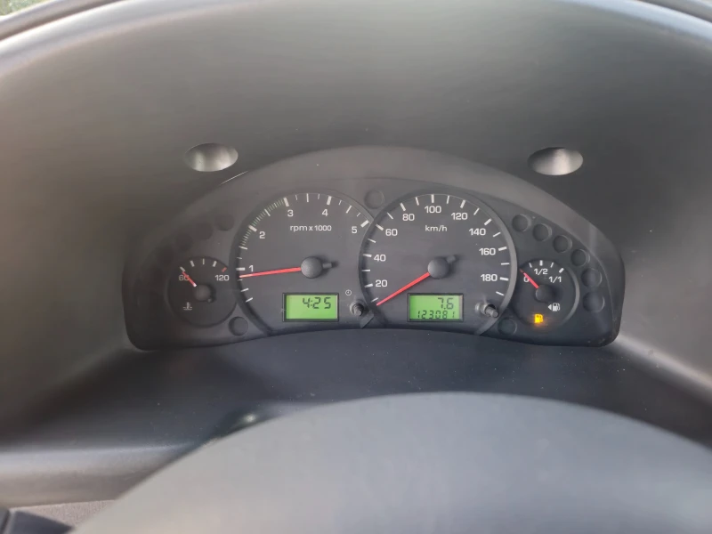 Ford Transit 140k.c.* Климатик* Топ състояние, снимка 11 - Бусове и автобуси - 50087015