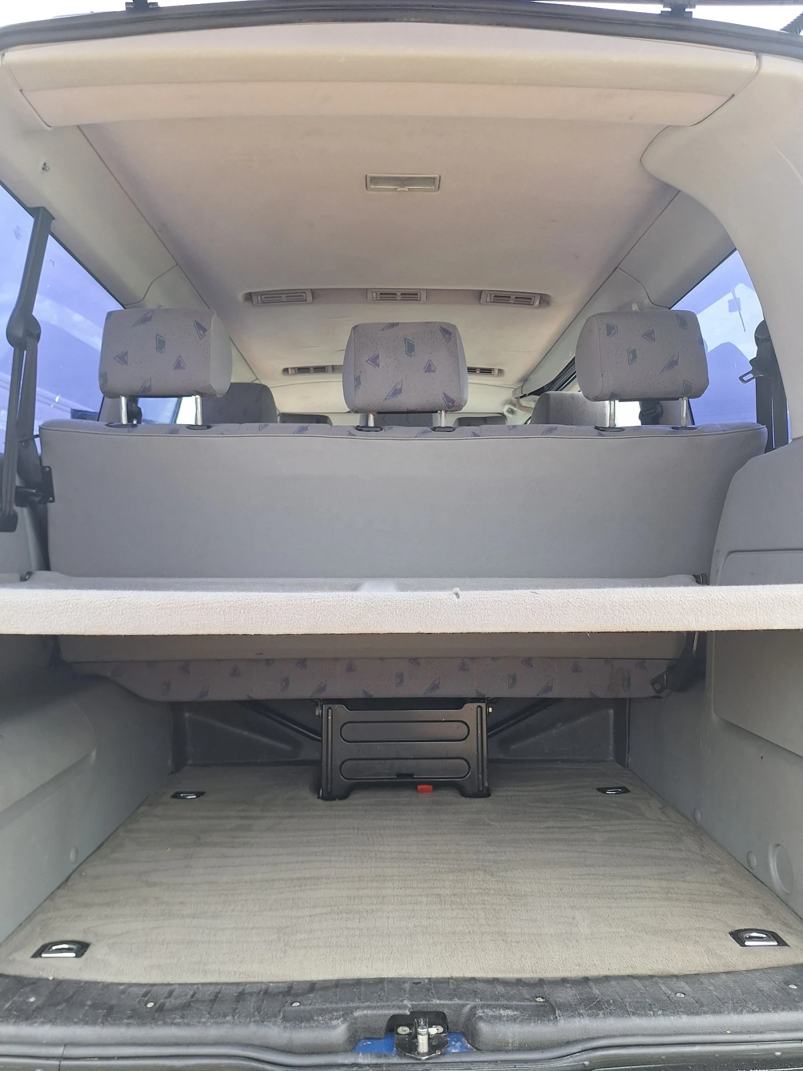 VW T4 2.5 ТДИ, 102 КОНЯ .НОВ ВНОС ОТ ШВЕЙЦАРИЯ ДОКАРАН Н, снимка 7 - Бусове и автобуси - 54026901