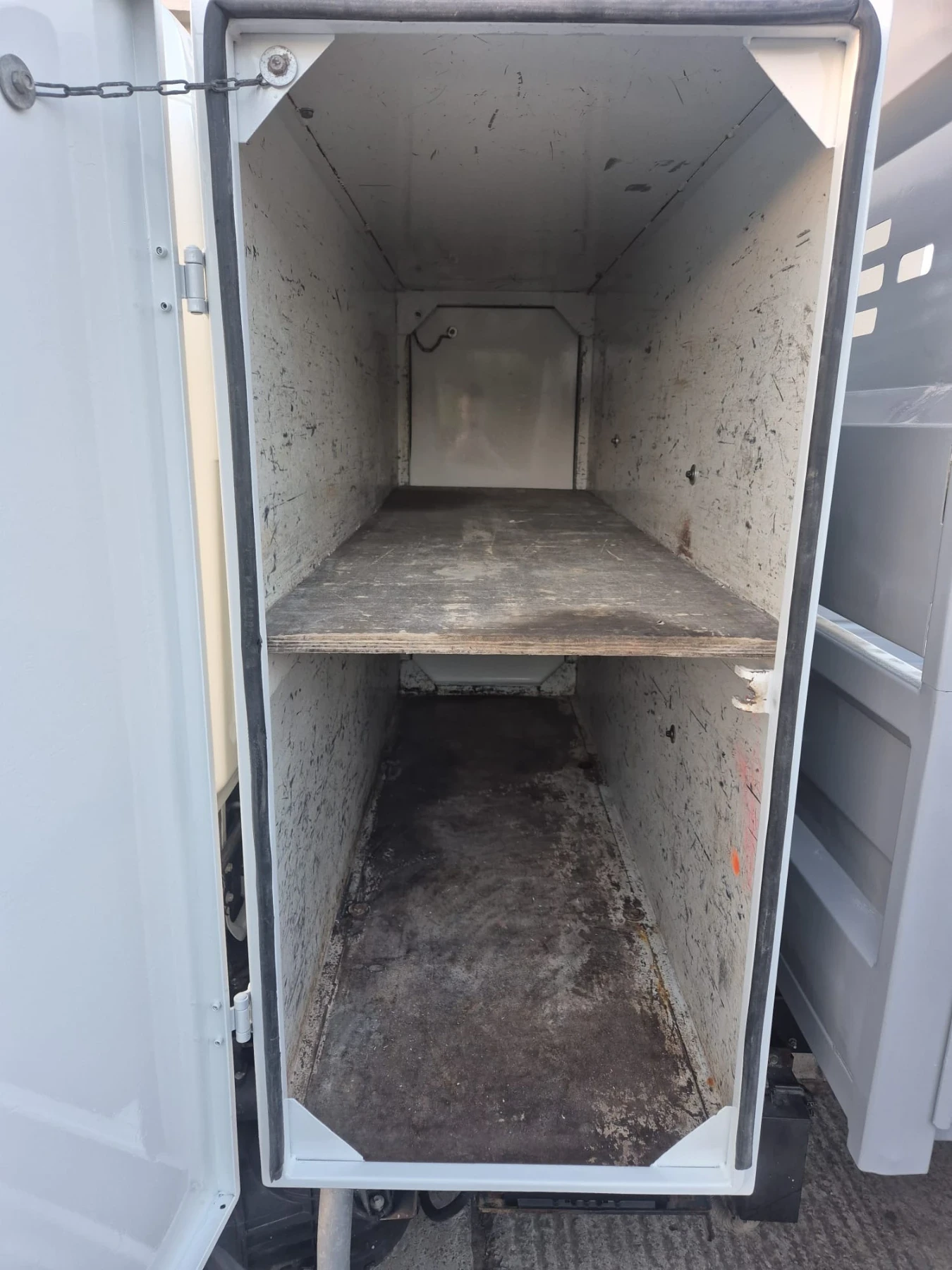 Nissan Capstar Самосвал климатик , снимка 14 - Бусове и автобуси - 56092062