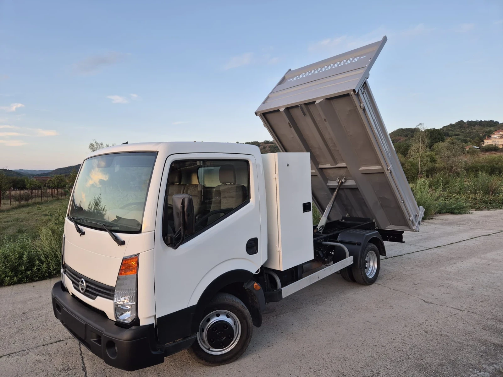 Nissan Capstar Самосвал климатик 