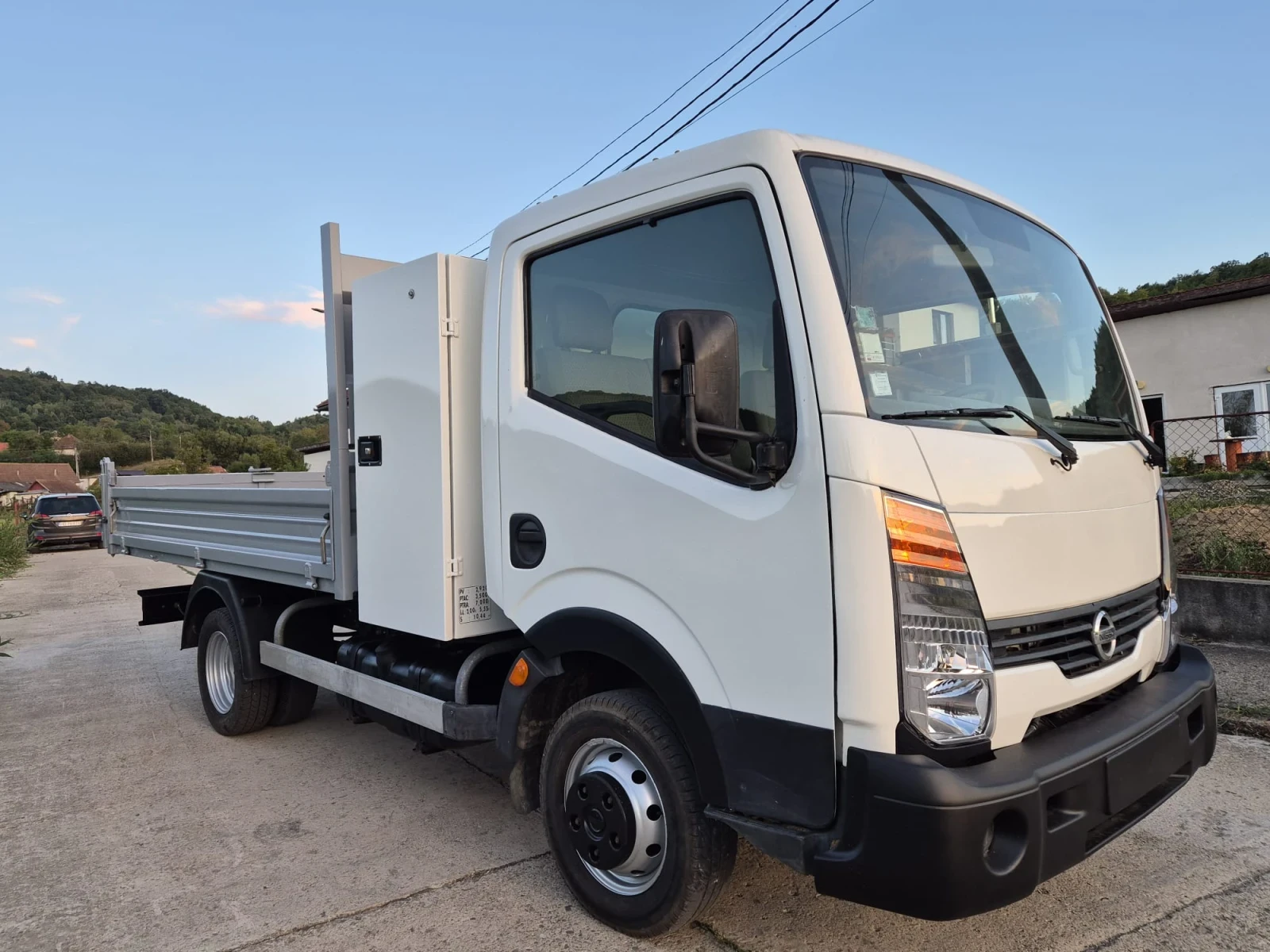 Nissan Capstar Самосвал климатик , снимка 5 - Бусове и автобуси - 56092062