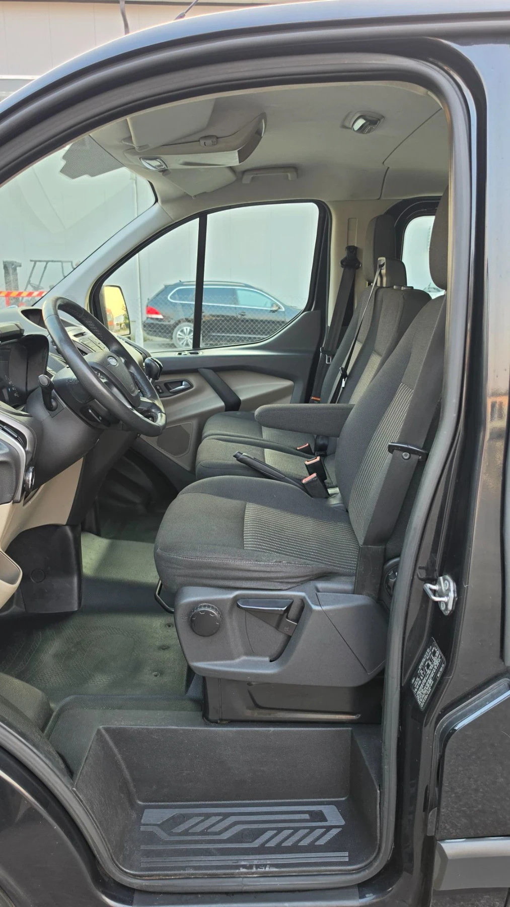 Ford Transit Custom, снимка 11 - Бусове и автобуси - 56184813