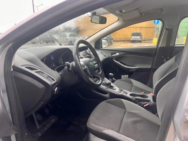 Ford Focus 1.6tdci* CarPlay* камера, снимка 11 - Автомобили и джипове - 47581726