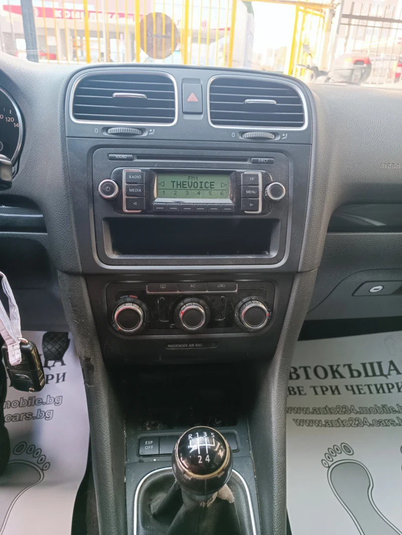 VW Golf 1.6i Italia , снимка 8 - Автомобили и джипове - 47544866