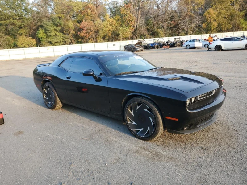 Dodge Challenger SXT, снимка 3 - Автомобили и джипове - 48603911