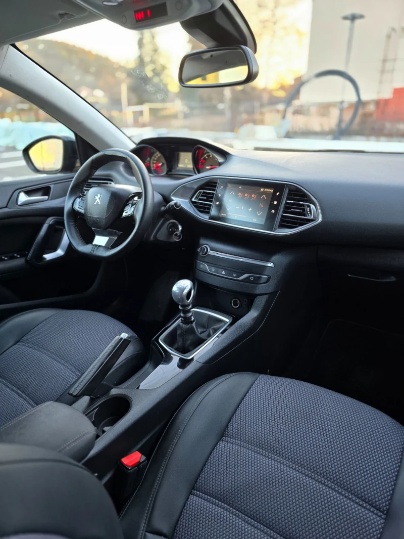 Peugeot 308 1.5 Blue-HDi, снимка 5 - Автомобили и джипове - 48618499